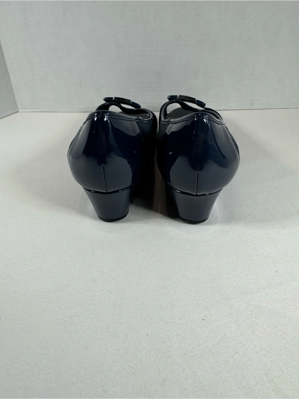 Abella Berri Navy Blue Wedge Peep Toe Heels Size 8.5 New In Box Patent Trim Pump